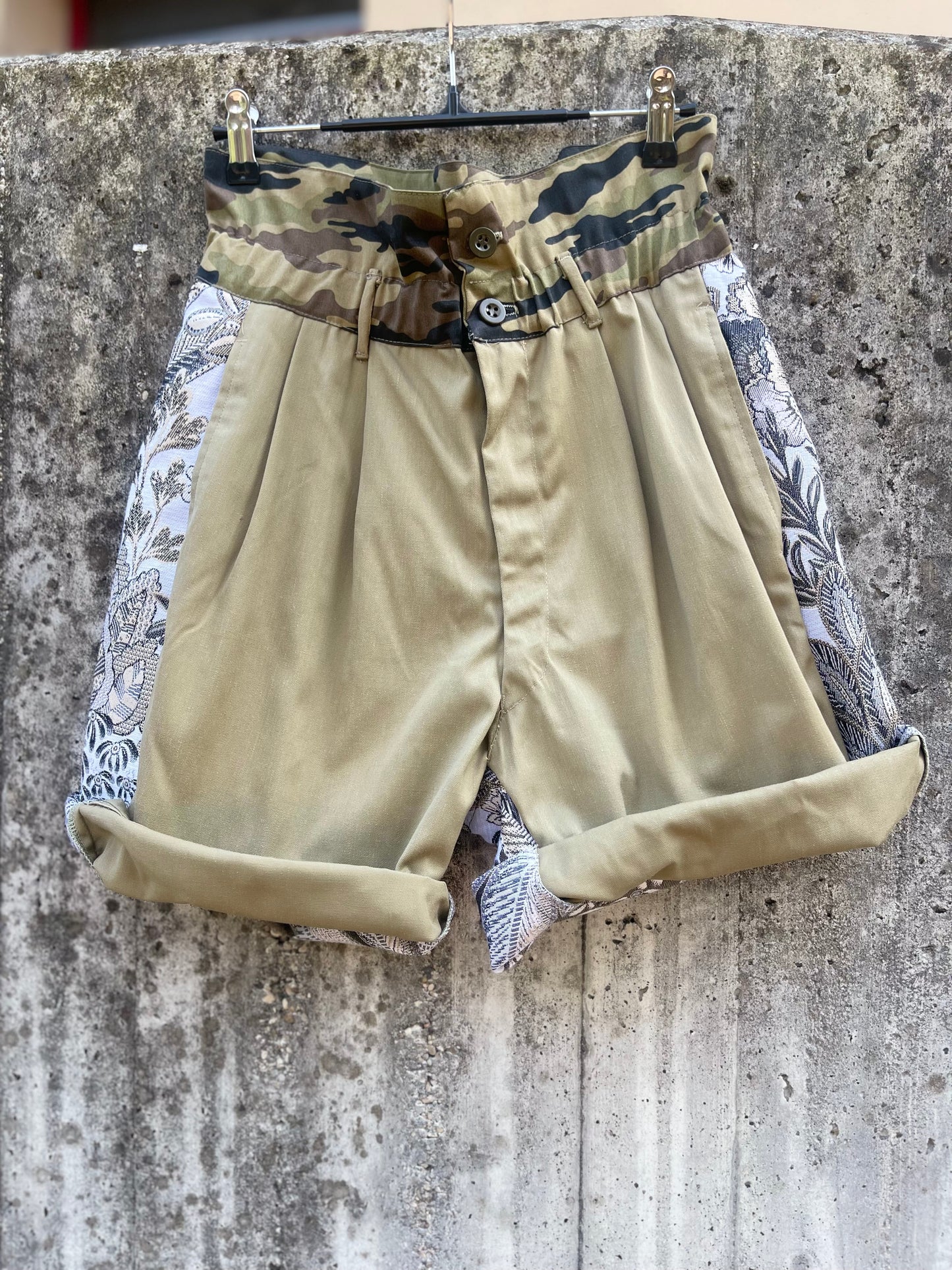 Short Elena
