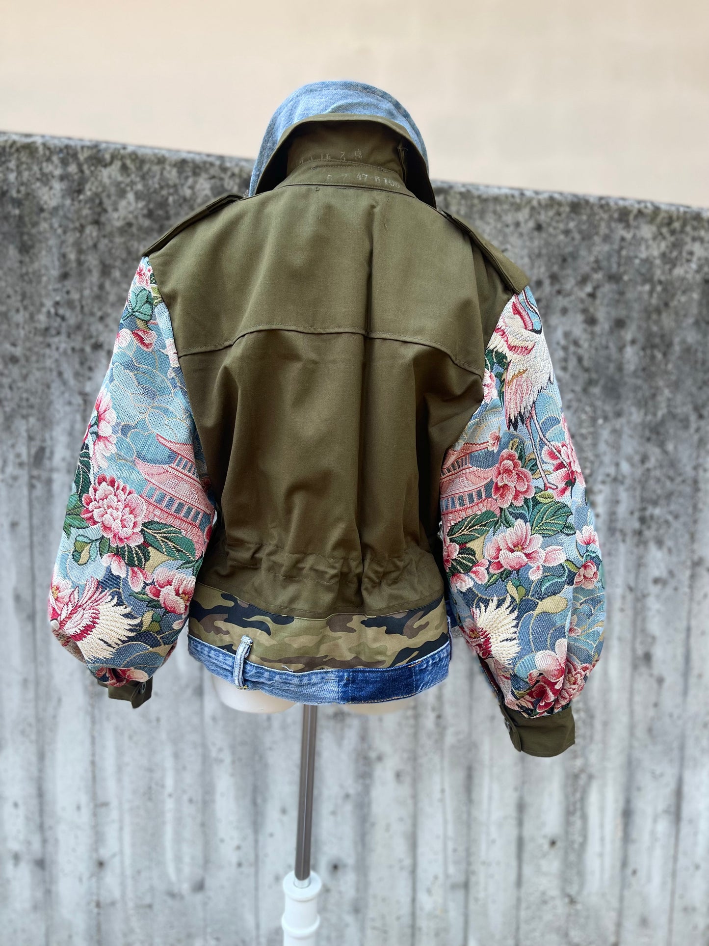 Bomber Afrodite