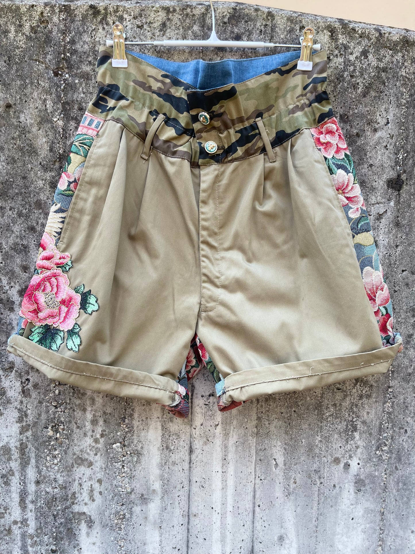 Short Afrodite